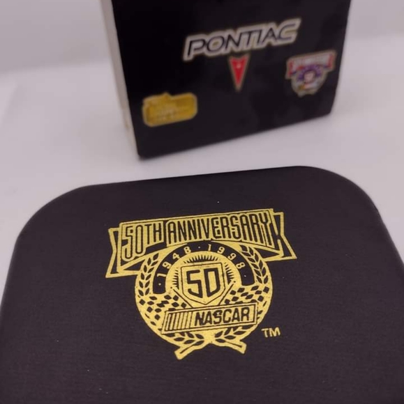 Pontiac 24k Nascar 50th Anniversary collector car in case - Picture 4 of 5